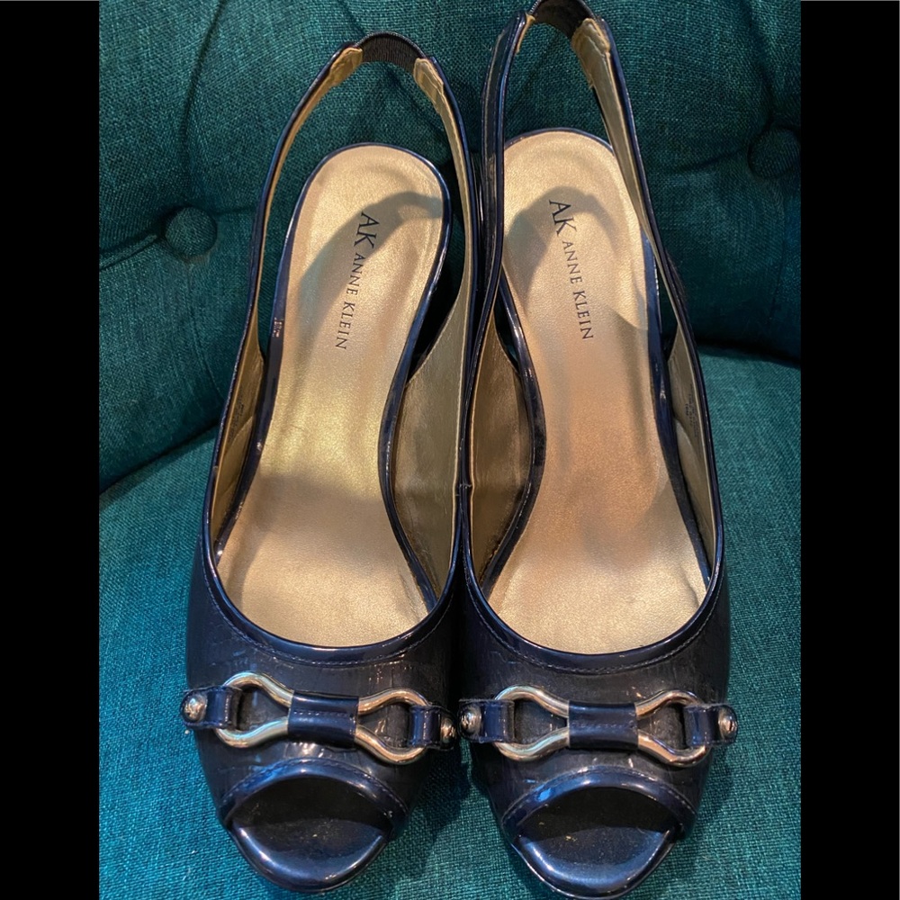 Anne Klein sling back heels!